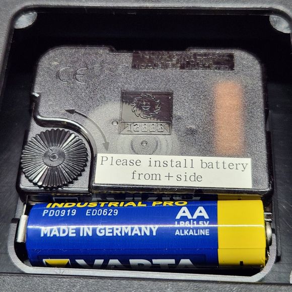 Vintage Radio Shack Black Neon Desk clock works Memphis Style Retro 80's 90's - Picture 8 of 9